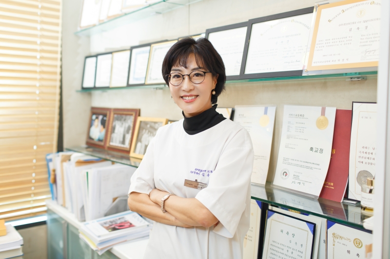 20261020123031-R5GBY.jpg 오리건치과교정과 김옥경대표원장의 모습